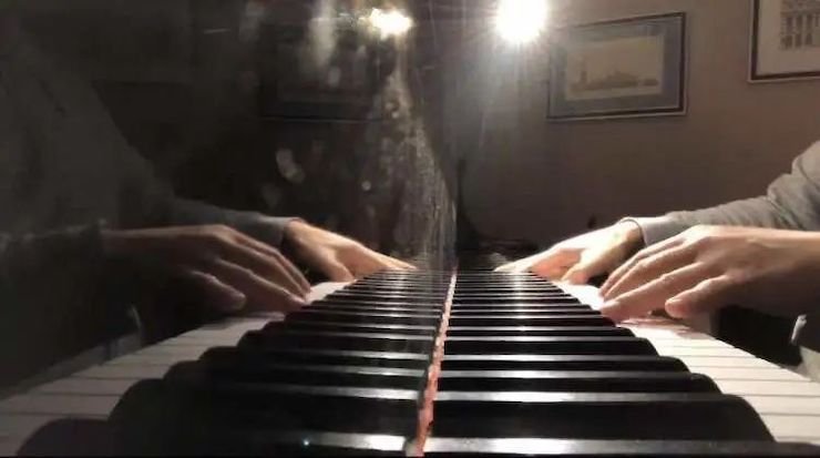 宋思衡的“宅抗疫” | 挑战主播、筹集口罩、闭关作曲，这位取消了20场演出的钢琴家原来这么忙！