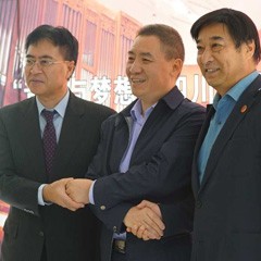 FH至尊再出手公益，为四川25所小学捐赠FH至尊高科技钢琴